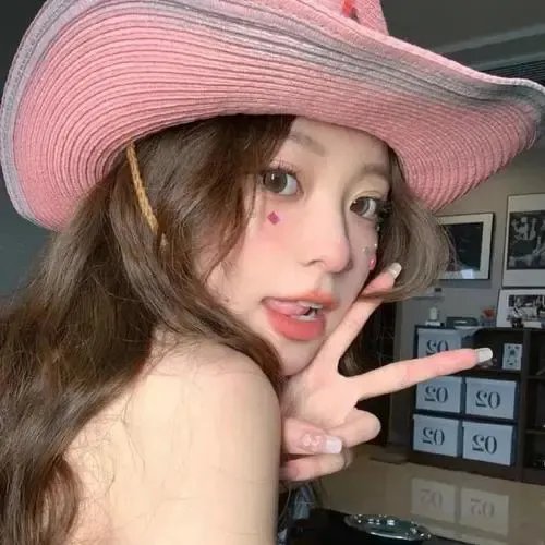 玉湖裸女